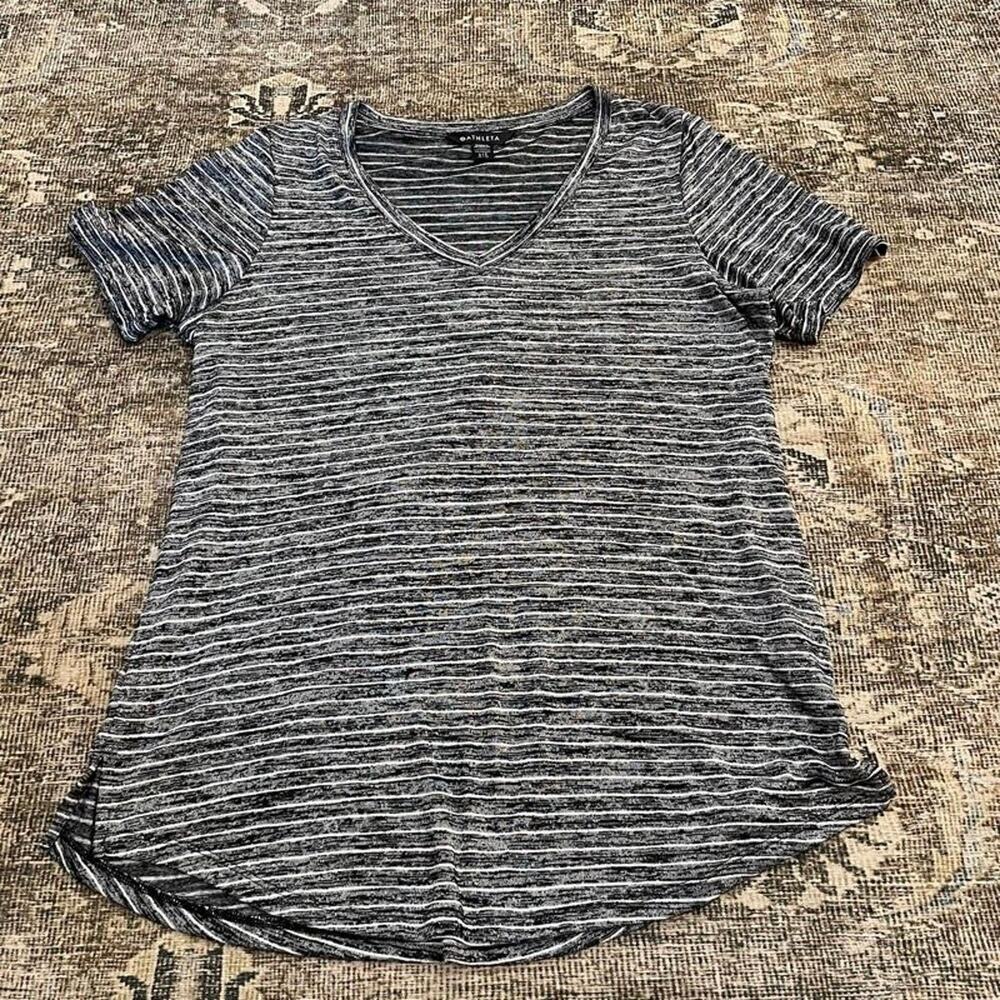 Athleta Womens L Striped V-Neck Tee Black White Space Dye Short Sleeve Top